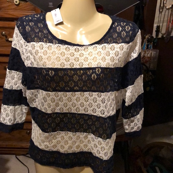 Lace top - Picture 1 of 4